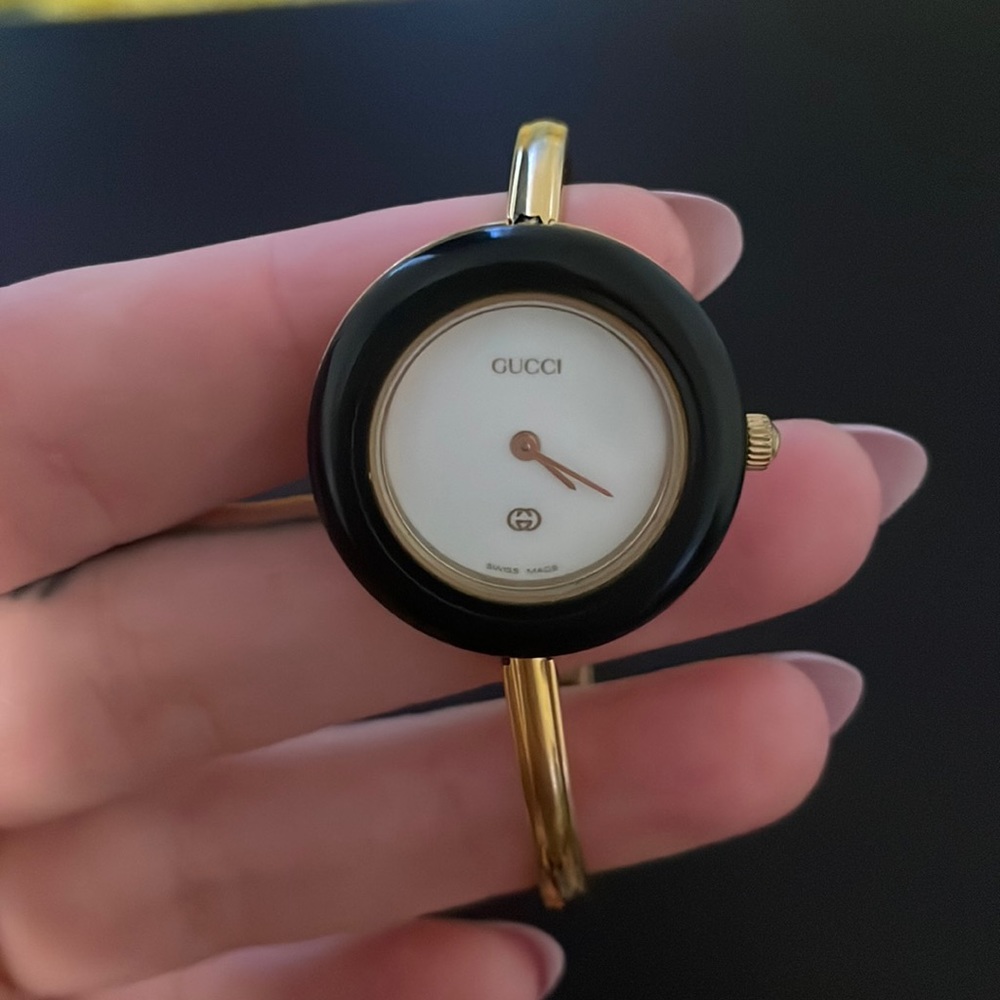 Vintage Gucci 1100 Interchangeable Bezel Watch